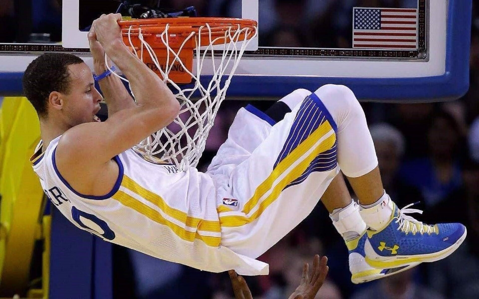 一秒定乾坤，贝林厄姆与替补奇兵联手导演H组冷门，哥斯达黎加如何用唯一性击溃塞尔维亚